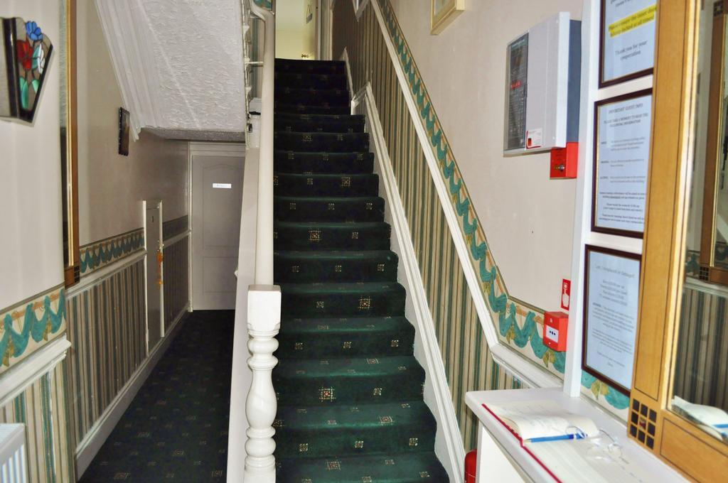 Cheers Hotel Blackpool Exterior photo