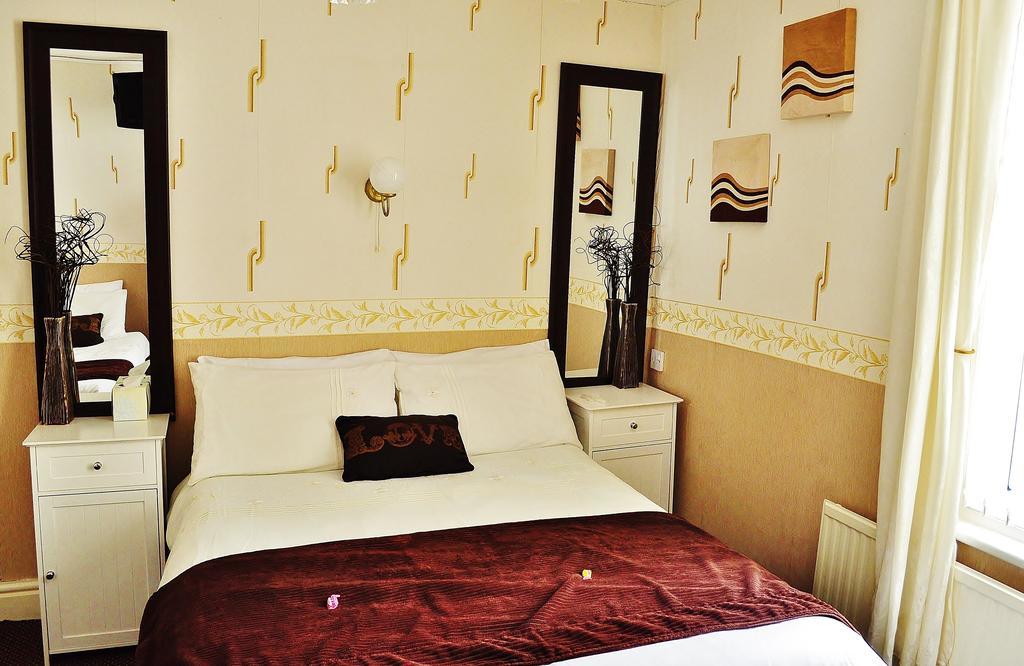 Cheers Hotel Blackpool Room photo